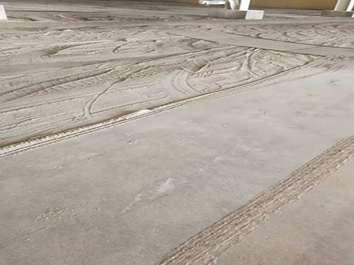 汽车配件生产车间固化剂地坪施工进行中